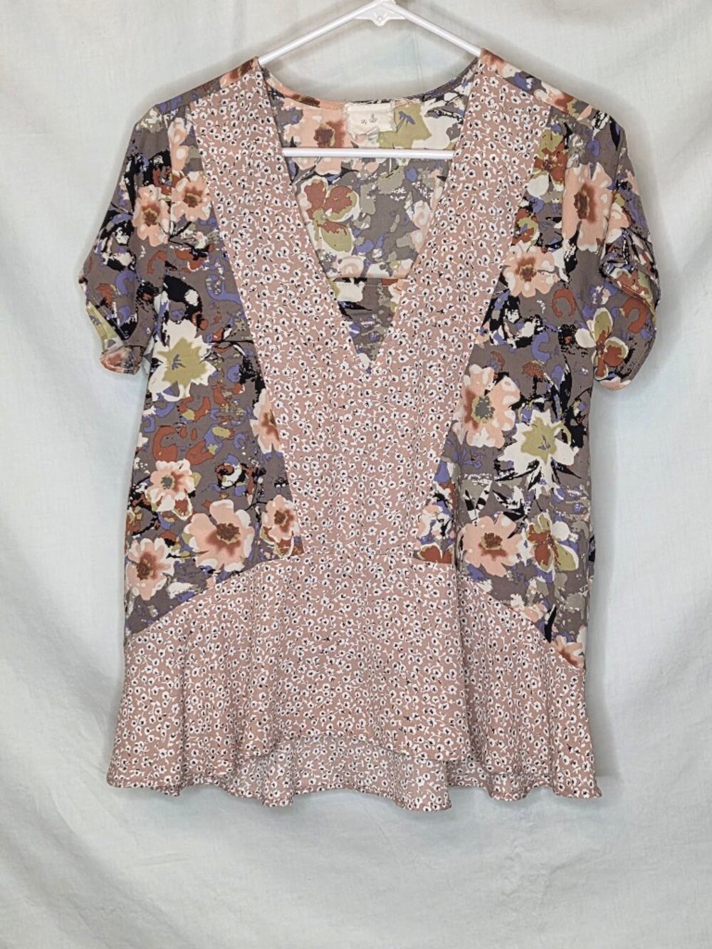 En Elle – Floral blouse with peplum - Sz Med.